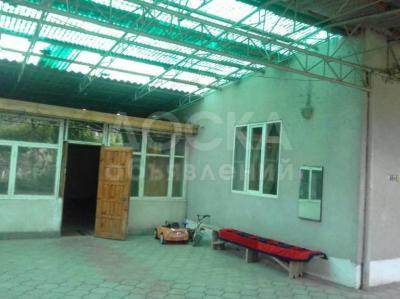 Продаю дом 8-ком., 130кв. м., этаж-2, 10-сот., стена кирпич, Бишкек.