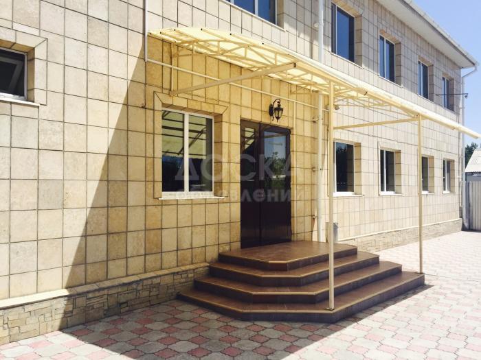 Срочно. Продается особняк - бизнес г.Бишкек Новопавловская трасса Без посредников.