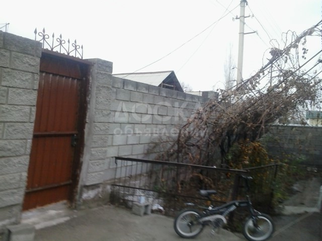 Продаю 5-ком., 6134кв. м., этаж-1, 14-сот., стена кирпич, с новопокровка ул токтогула41,