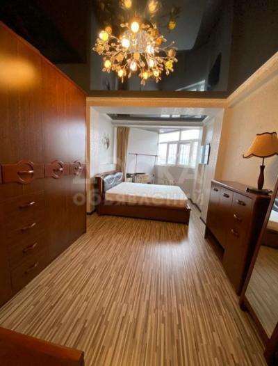 Продаю 2-комнатную квартиру, 62кв. м., этаж - 8/10, 7 мкр-н.