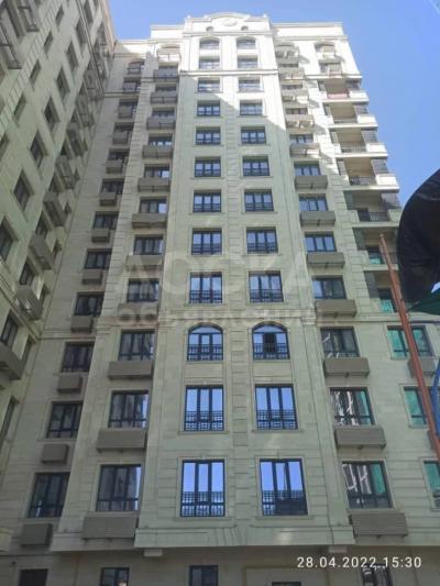 Продаю 3-комнатную квартиру, 89.35кв. м., этаж - 4/10, Золотой квадрат (Токтогула/Исанова).