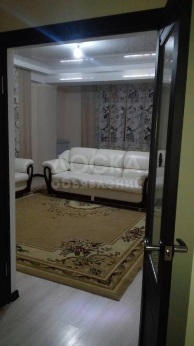 Продаю квартиру 3-ком., 115кв. м., этаж - 4/10, 12мкр.