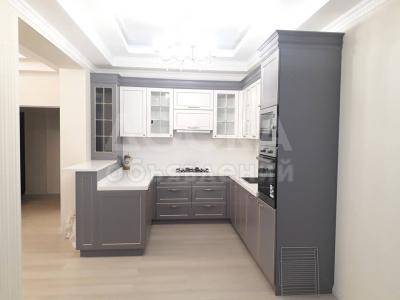 Продаю 3-комнатную квартиру, 114кв. м., этаж - 10/10, Тоголок Молдо / Рыскулов. Премиум класса.