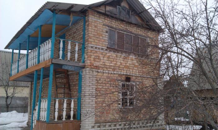 Продаю дачу 3-ком., 60кв. м., этаж-2, 5-сот., стена кирпич, садоводческое товарищество" Колос".