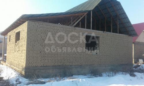 Продаю 5-ком., 90 мкв. м., этаж-1, 5-сот., стена саман, с. Военно-Антоновка, ж/м \"ВОССТ\",