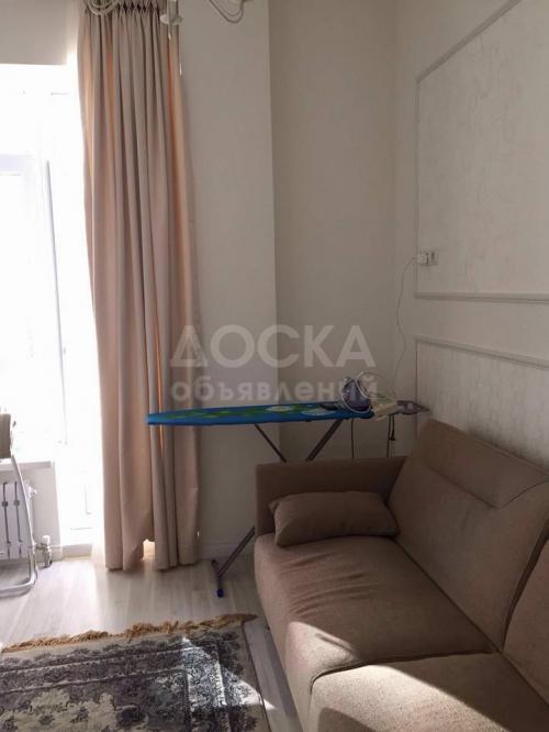 Продаю квартиру 2-ком., 42кв. м., этаж - 8/8, 12 микрорайон,