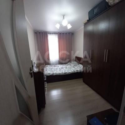 Продаю 2-комнатную квартиру, 43кв. м., этаж - 4/4, 10мкр.