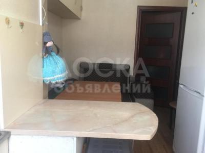 Продаю 1-комнатную квартиру, 38кв. м., этаж - 5/5, Калыка Акиева.