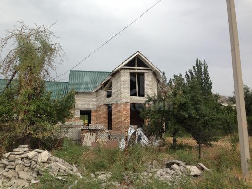 Продаю дом 6-ком., 120кв. м., этаж-2, 13-сот., стена кирпич, село Беш-кунгей ул масадык.