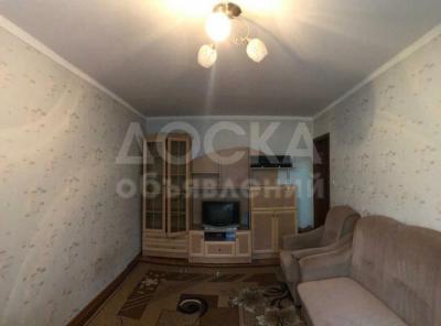 Продаю 2-комнатную квартиру, 47кв. м., этаж - 3/5, Гоголя Боконбаева.