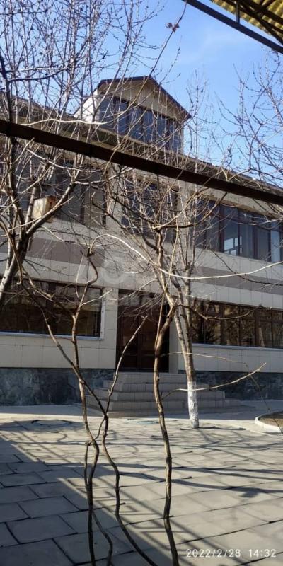 Продаю помещение свободного назначения 404кв. м.,  ул. Панфилова/ Горького.