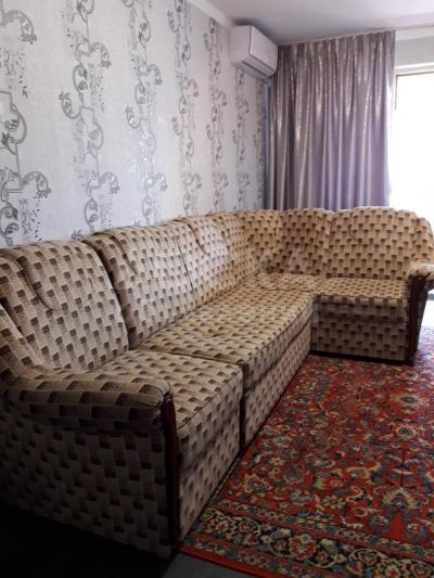 Продаю диван-угловой 1,70 х 3,00