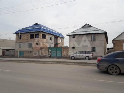 Продаю дом 12-ком., 420кв. м., этаж-3, 16-сот., стена кирпич, по улице Чортекова.