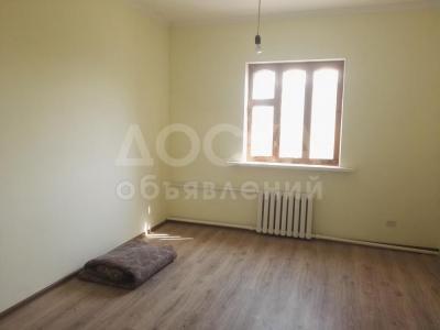 Продаю дом 5-комнатную 100кв. м., этаж-1, 5-сот., стена кирпич, с. Ново-Павловка.