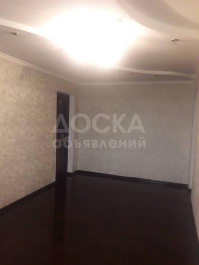 Продаю 2-комнатную квартиру, 120кв. м., этаж - 1/9, Донецкая.