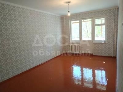 Продаю 1-комнатную квартиру, 1кв. м., этаж - 3/4, 10 мкр.