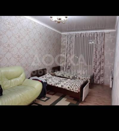 Продаю 2-комнатную квартиру, 52кв. м., этаж - 3/3, Тоголок Молдо/Ленинград.