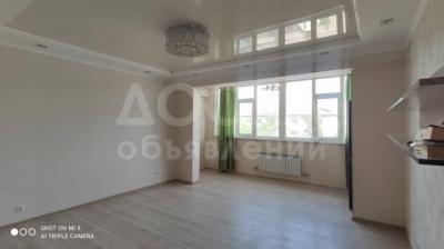 Продаю 2-комнатную квартиру, 52кв. м., этаж - 3/10, Ахунбаева/Бакаева.