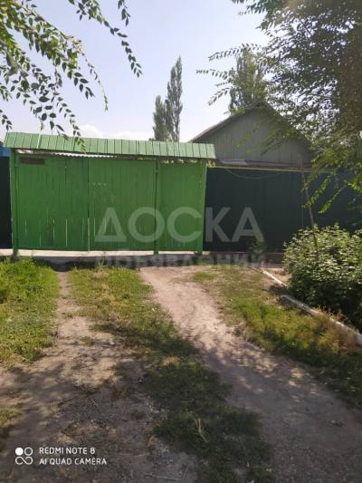 Продаю дом 4-ком. 2600кв. м., этаж-1, 26-сот., стена другое, -Чуйская область Ысык-Атинский район улица Садовая №36.
