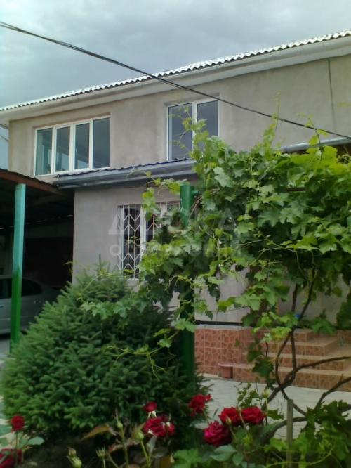 Продаю дом 6-ком., 260кв. м., этаж-2, 5-сот., стена кирпич, ул. Армейская 134г.