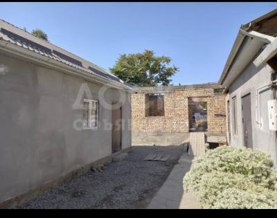 Продаю дом 3-ком. 80кв. м., этаж-1, 5-сот., стена кирпич, ж/м Аска-Таш.