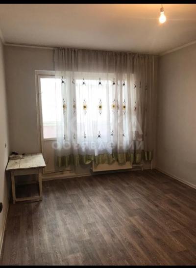 Продаю 1-комнатную квартиру, 35кв. м., этаж - 8/9, мкр Джал.