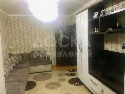 Продаю 2-комнатную квартиру, 55 кв мкв. м., этаж - 1/3, Космическая 69.