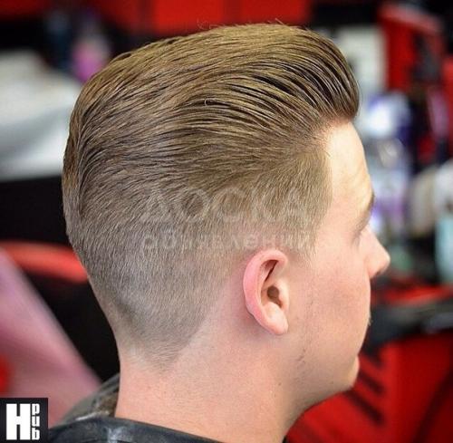 Мастер своих дел,отличный парикмахер ,выбревание рисунков.