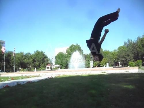 Обучаю Ттрюкам любой сложности Паркур ,Фриран, Трикинг ,Капоэйро , Акробатика Индивидуальные занятия г. Бишкек