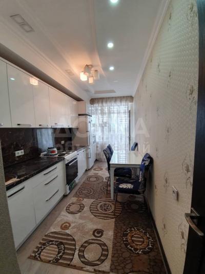 СРОЧНО!!!ПРОДАЕТСЯ 3 КОМНАТНАЯ КВАРТИРА, ЭЛИТКА по ул. Ахунбаева-Бакаева