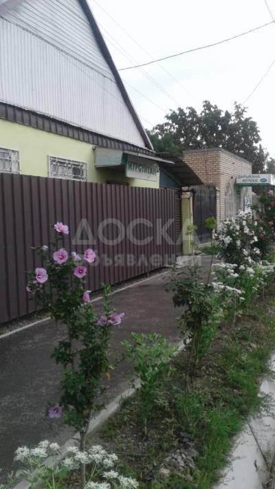 Продаю дом 6-ком. 150кв. м., этаж-1, 5-сот., стена кирпич, Баят.