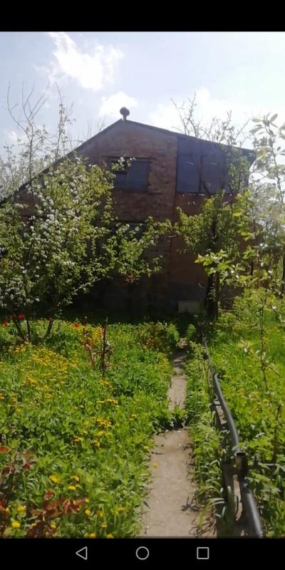 ШАШЫЛЫ ТҮРДӨ БАЙТИК АЙЫЛЫНА ЖЕТПЕЙ ДАЧА САТЫЛАТ 
2 этаж толук бүтө элек 6комнат, участогу 6 сотых
Суу, свет Зх фазка бар. Короо тосулган. Алма бактары менен 
Мектеп жакын 
Баасы 28 000 $ торг 

Тел. 0708 39 24 49