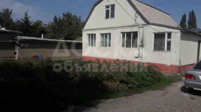 Продаю дом 4-ком., 80кв. м., этаж-1, 4-сот., стена кирпич, р-к Баят.