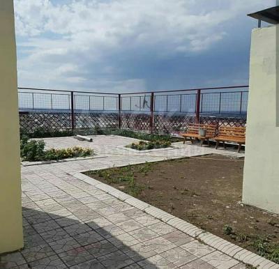 Срочно!!!!!! Продаю 2-х уровневый пентхаус с терассой в новом элитном доме в мкр Джал..