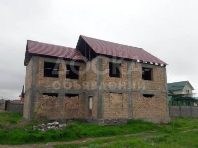 Продаю дом 9-ком. 75кв. м., этаж-2, 4-сот., стена кирпич, Селекция недалеко от 4-гор.больницы.