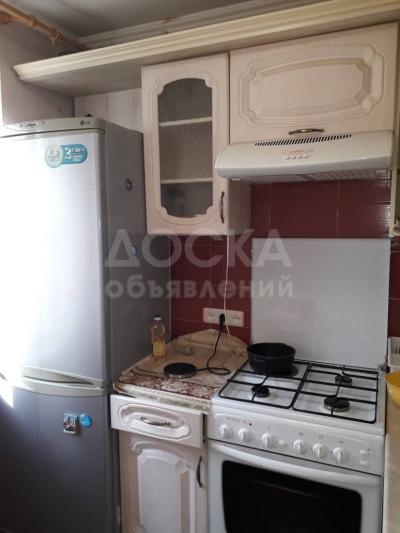 Продаю 3-комнатную квартиру, 58кв. м., этаж - 3/4, 8 микрорайон.