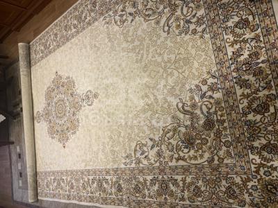 Продаётся новый ковёр! 
Производство: Турция 
Размер: 200x400
Цвет: Кремовый