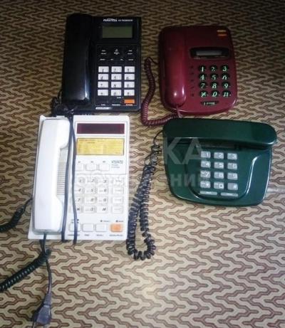 Продаю 4 стационарных телефона