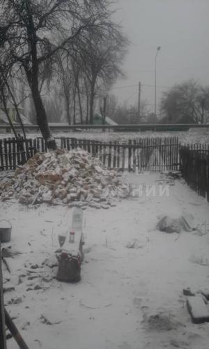 Продаю участок под строительство, 4 соток пригородное .