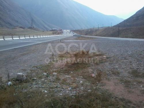 Продаю участок под строительство, 15 соток Вдоль трассы.