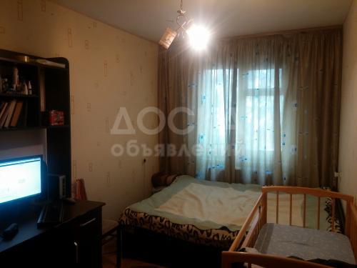 Продаю квартиру 3-ком., 58кв. м., этаж - 1/4, 11 - микрорайон.