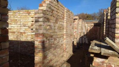 Продаю дом 10-комнатную 5кв. м., этаж-2, 5-сот., стена кирпич, Махатма ганди/Урицкая.