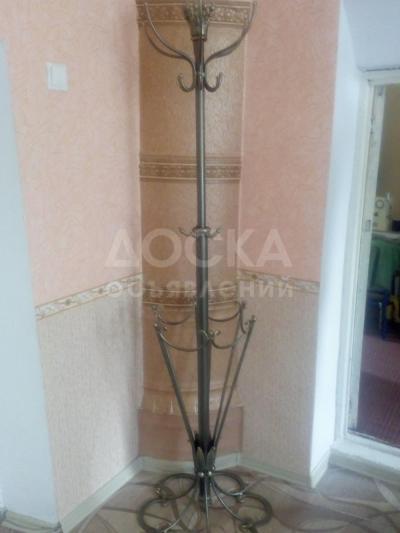 Продаю вешалку для одежды.