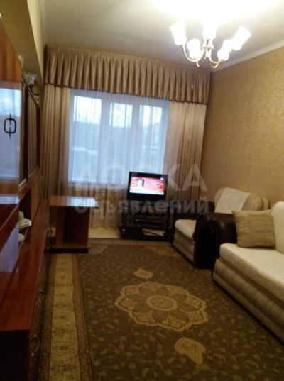 Продаю 2-комнатную квартиру, 49,2кв. м., этаж - 1/5, ул.Айни.