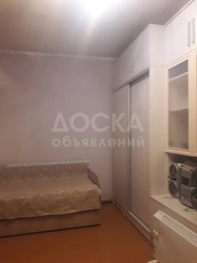 Продаю 2-комнатную квартиру, 42 кв.мкв. м., этаж - 2/2, район р-н "Волна".