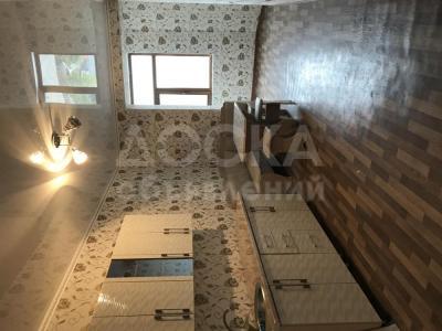 Продаю 1-комнатную квартиру, 50кв. м., этаж - 5/10, Токомбаева 33А.