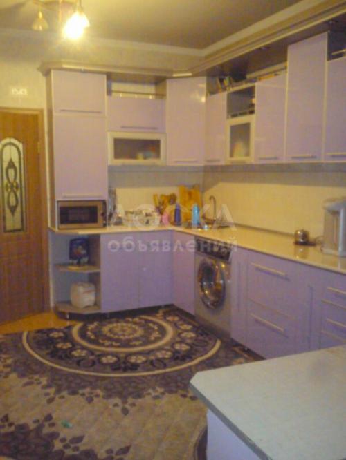 Продаю квартиру 3-ком., 80кв. м., этаж - 1/9, восток 5,