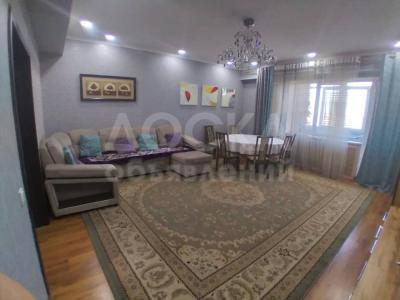 Продаю 4-комнатную квартиру, 190кв. м., этаж - 5/9, Азия молл .