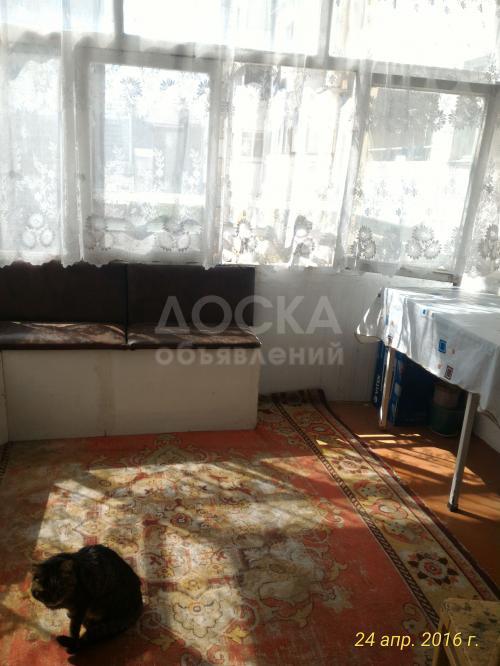 Продаю квартиру 3-ком., 70 кв.мкв. м., этаж - 4/7, Микрорайон джал -29(верхний джал) дом 7.