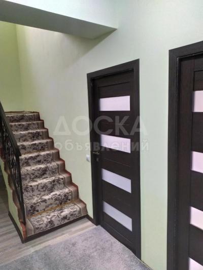 Продаю 3-комнатную квартиру, 83кв. м., этаж - 2/2, Кызыл-Кыя.